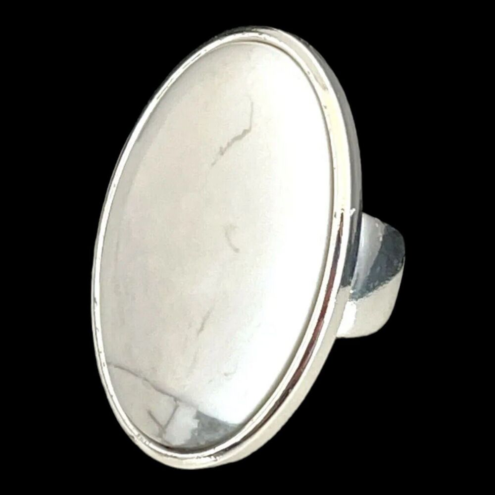 New Statement Ring Silver Tone White Semi Precious Stone Size 7 - 1N